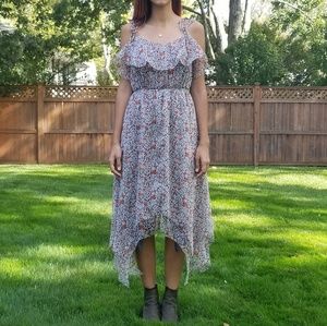 Robbi&Nikki Flowy Handkerchief Dress